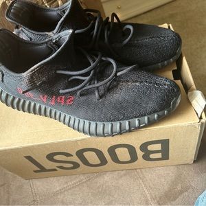 Yeezy Boost 350 V2 (Bred)